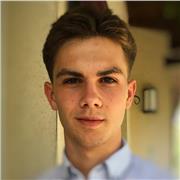 Etudiant donnant des cours de maths